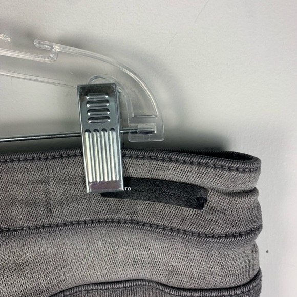 Anthro Pilcro Gray Mid-Rise Gray Skinny Jeans - Picture 5 of 9